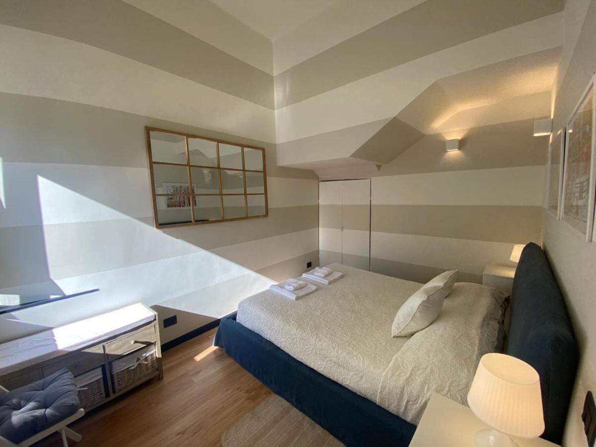 New Apartament In Front Of Genoa Cathedral Bagian luar foto